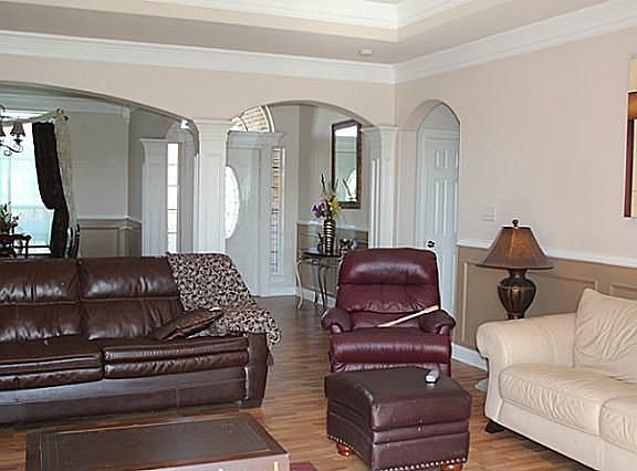 5th image of 17 Brookhollow Cir