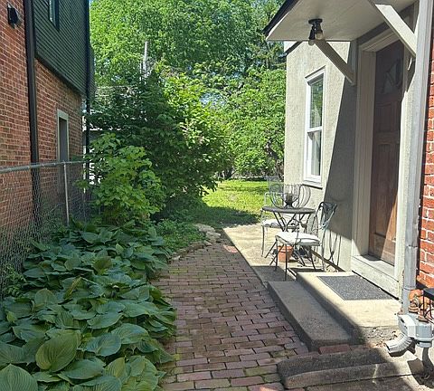 2nd image of 1626 Summit St