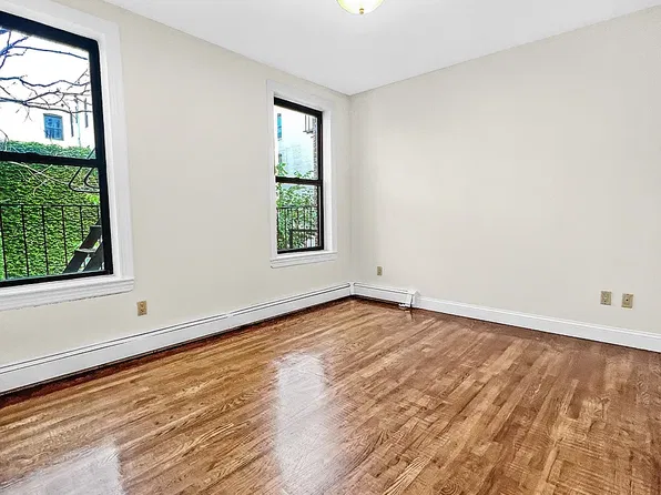559 W 186th St APT 2R, New York, NY 10033