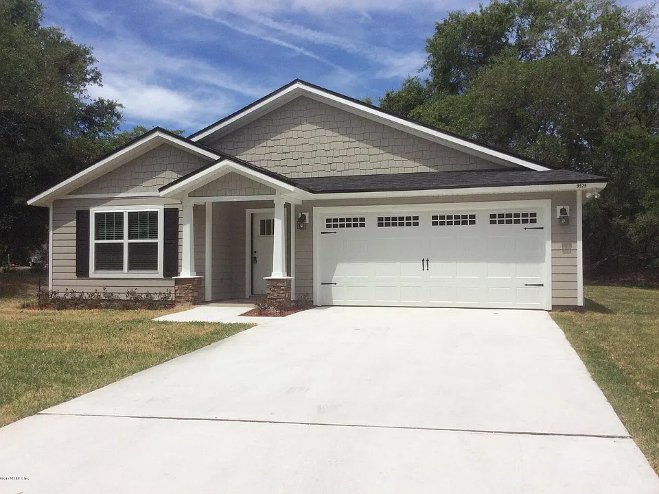 9925 Feathers Ct