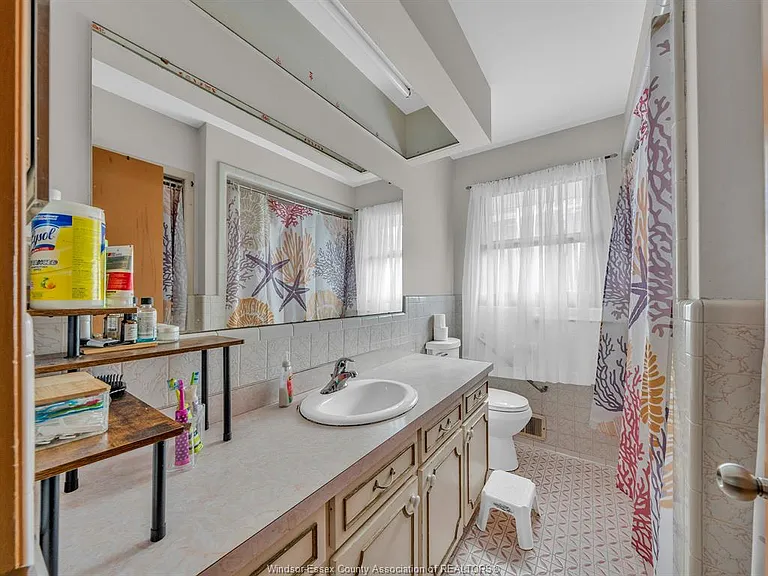 2450 McKay Ave — Photo 15