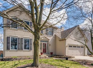 87 Cambridge Dr, Grayslake, IL 60030