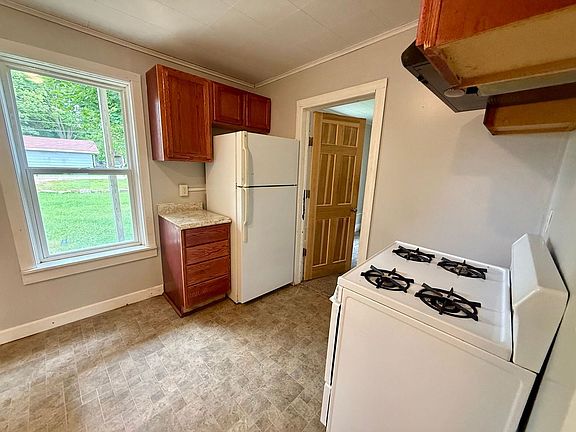 3rd image of 2411-2415 Gowen St #2411