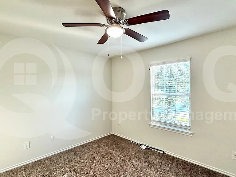 1113 Meadow Side Dr — Photo 8