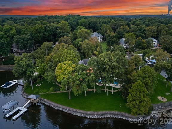 3rd image of 115 Emerald Point Ln