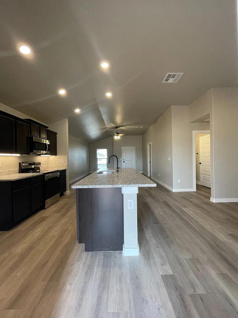 Brand new 3 bd/2 bth home in quiet neighborhood! Turf backyard with plants! All appliances! 10 mi... — Photo 3