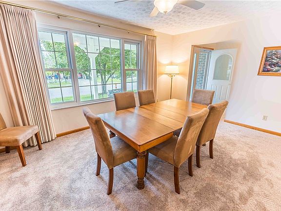 5th image of 1105 Sherwood Forest Dr