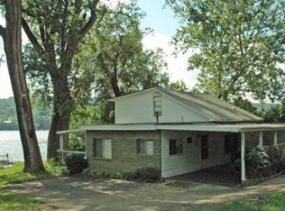 825 E Lake Rd, Penn Yan, NY 14527