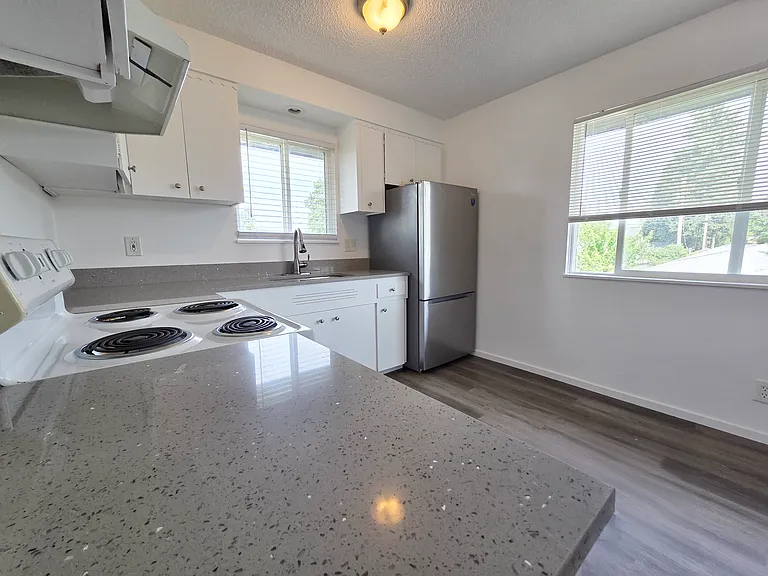 Arlington Apartments — Photo 9