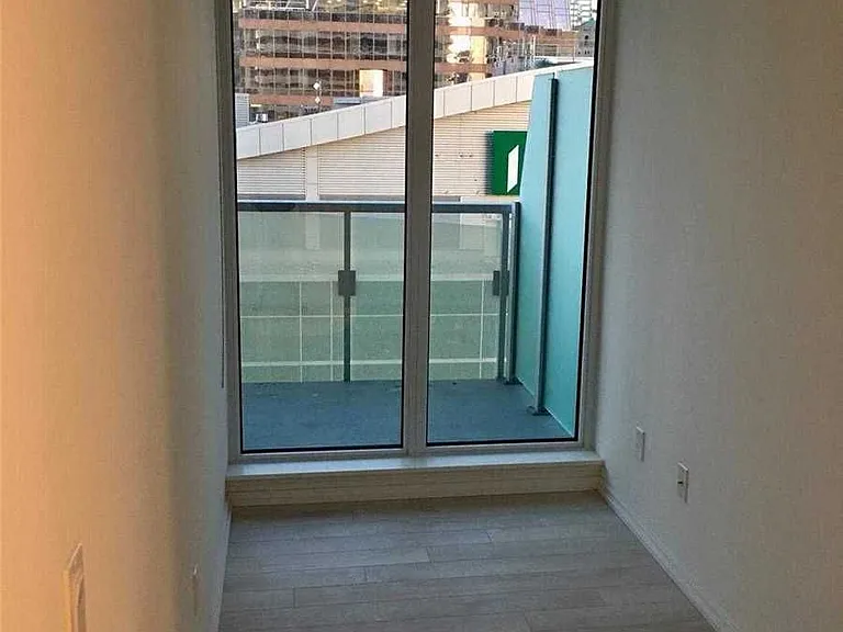 197 Yonge St #2505 — Photo 5