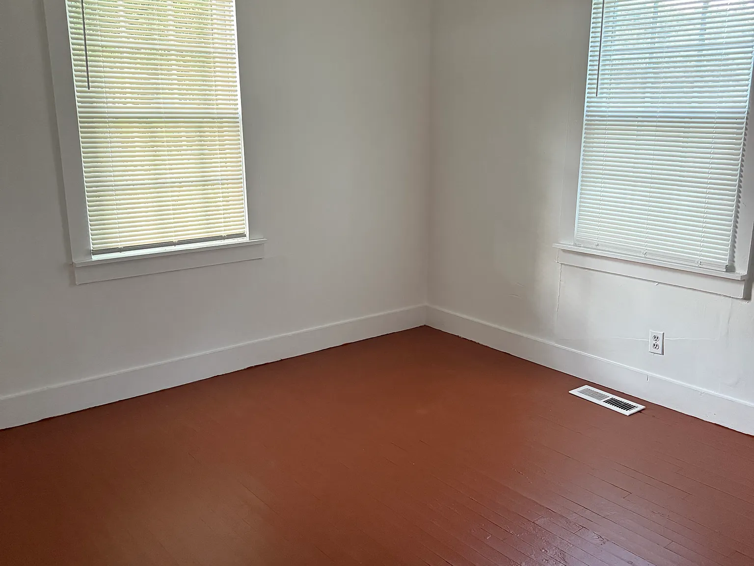 404 Oshaughnessy Ave — Photo 3