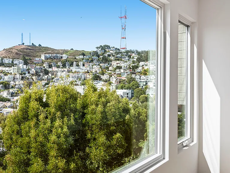 41 Saturn St — Photo 43