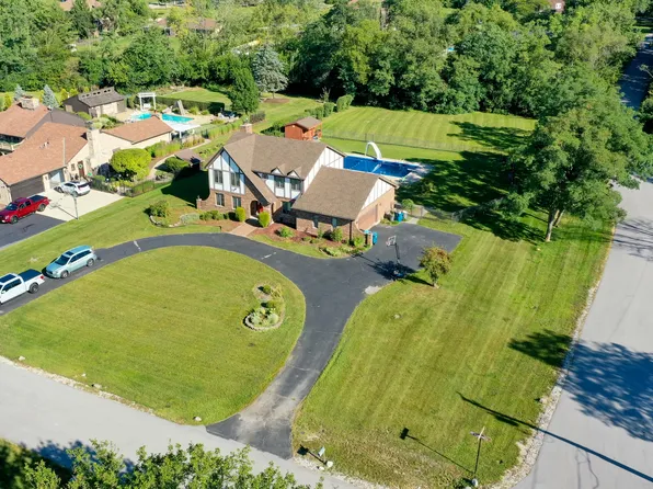 9800 Wild Cherry Ln, Palos Park, IL 60464