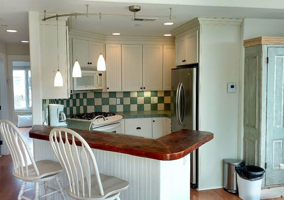 1st image of 325 Riverview Ave