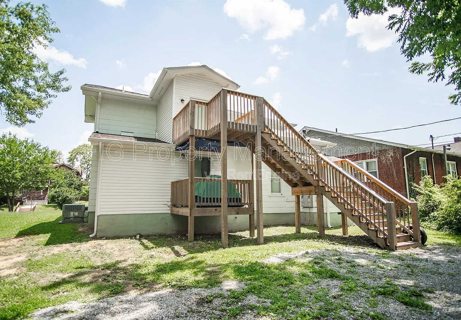 3 bed, 1.0 bath, $1,800 — Photo 3