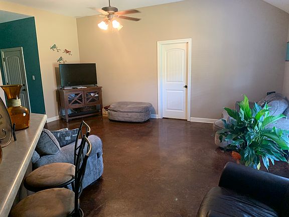 5th image of 8254 Park Pike Dr
