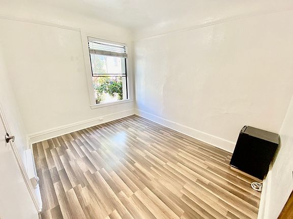 4th image of 1010 Bush St #218