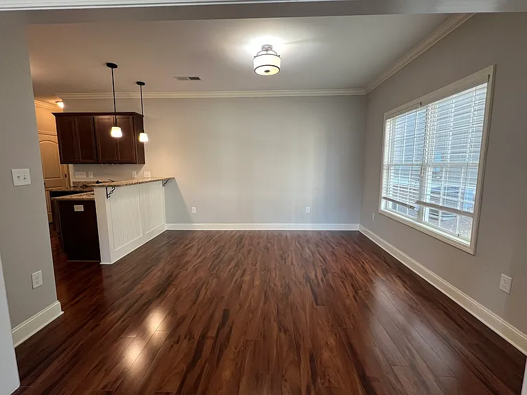 1071 Middleton Ln — Photo 22
