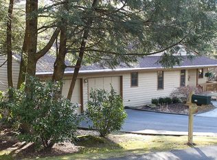 252 Shelby Dr, Highlands, NC 28741
