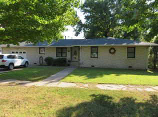 112 N Cedar St, Commerce, OK 74339