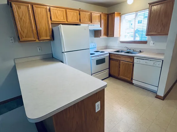 30320 Wedgewood Cir, Roseville, MI