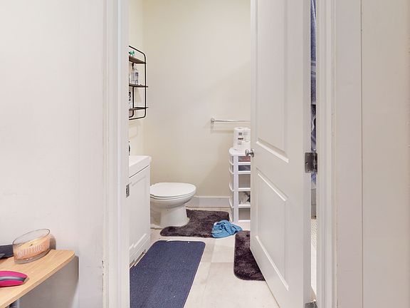 3rd image of 1945 N Gratz St #1