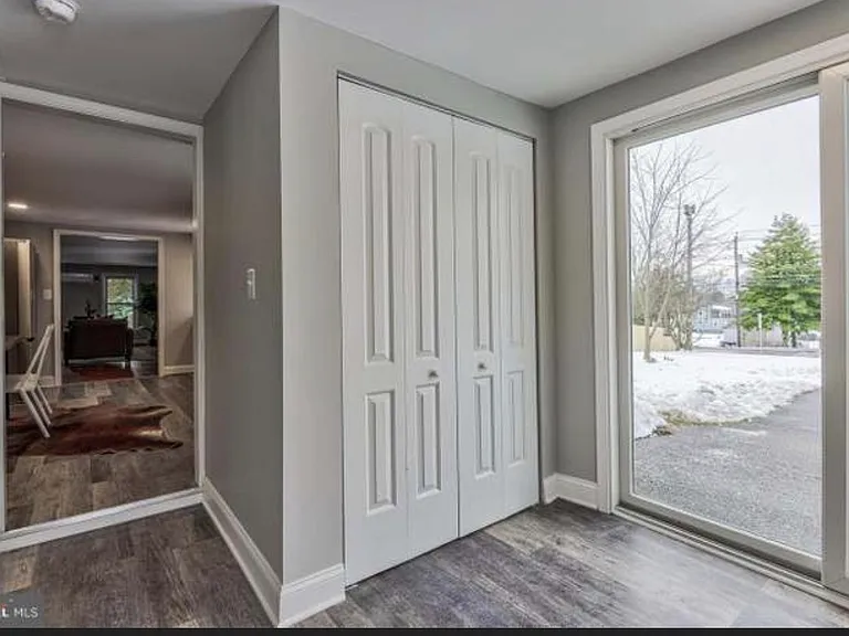 545 Locust Ave — Photo 1