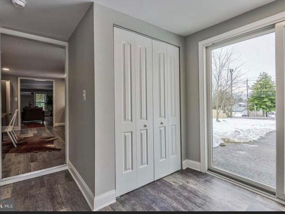 1st image of 545 Locust Ave