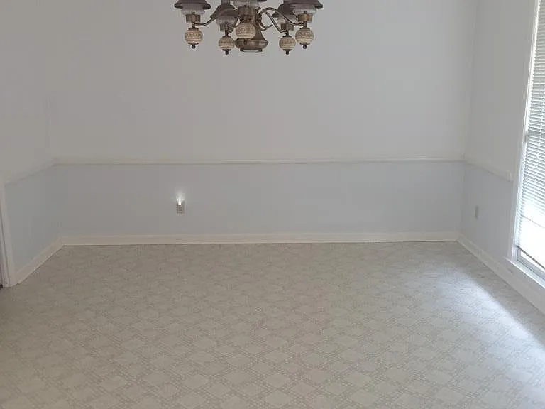 2243 Oakgrove Cir — Photo 11