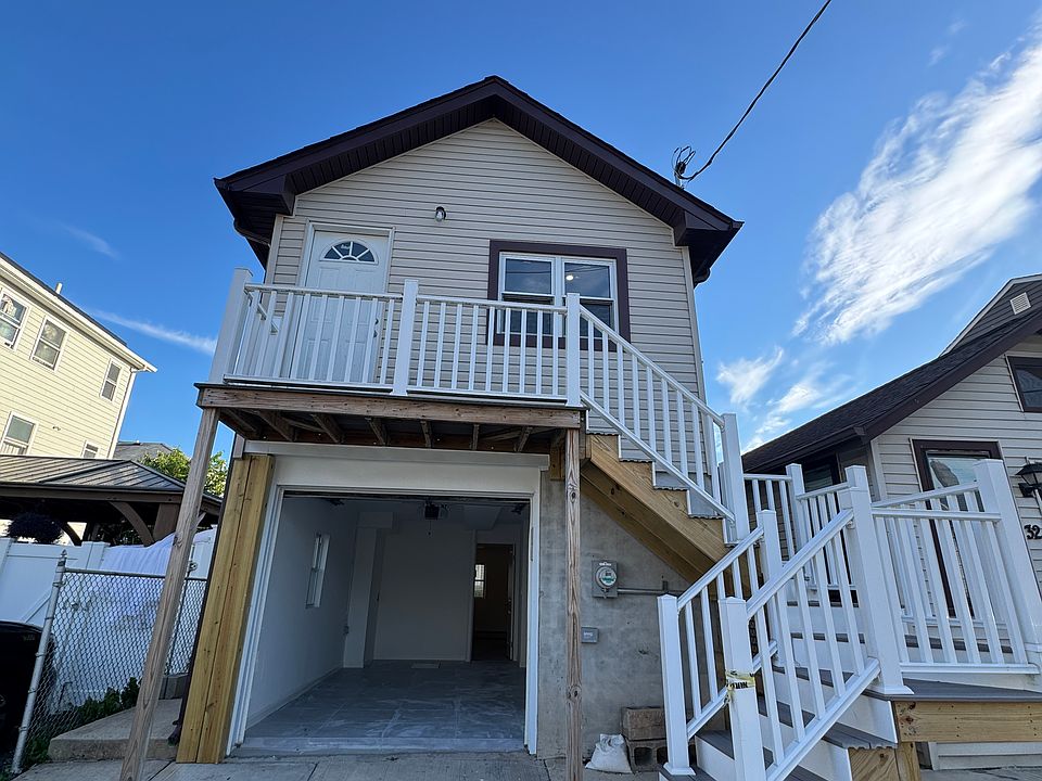 1st image of 34 Seafoam St