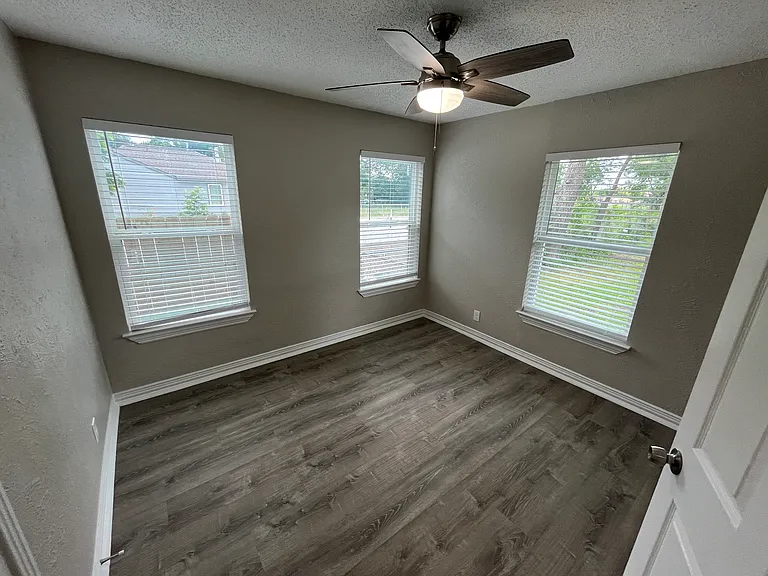2423 Lolita Dr — Photo 13