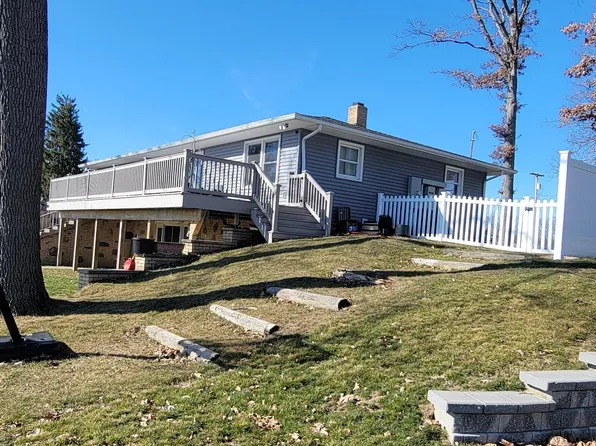 894 Johnson Dr, Quincy, MI 49082