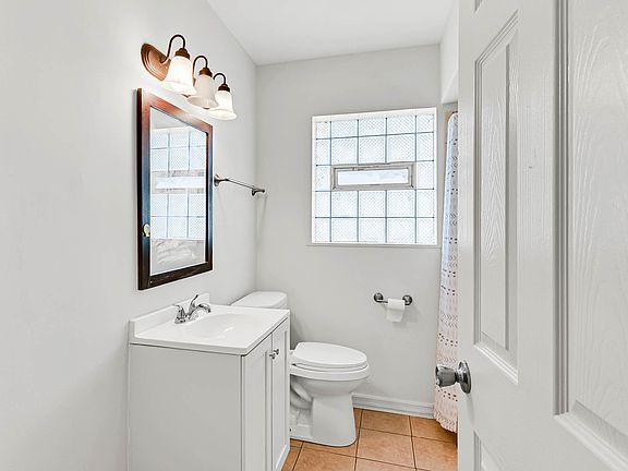 5th image of 1749 E 71st Pl