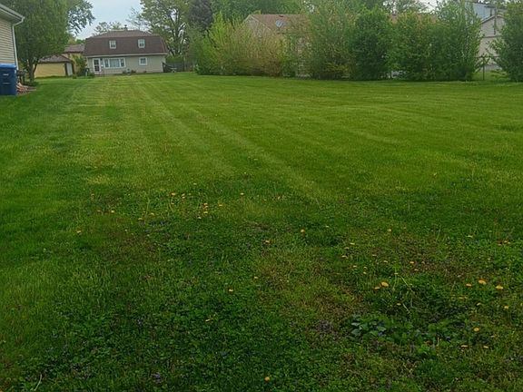 4th image of 243 Dewey Ave