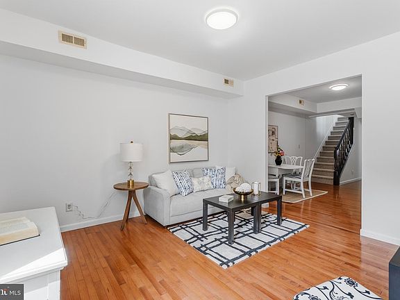 4th image of 1822 E Lombard St