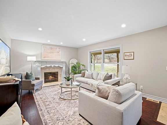 5th image of 997 N Conklin Rd