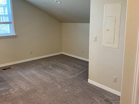 4th image of 135 Greenhorn Ave Unit B