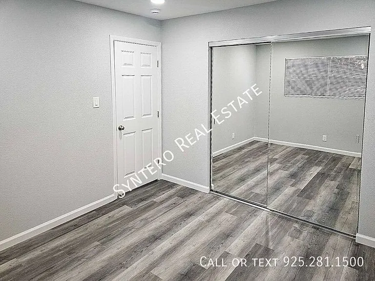 1524 Glazier Dr #4 — Photo 6