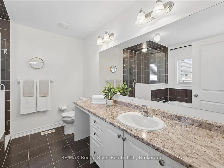 12 Bill Hutchinson Cres — Photo 35