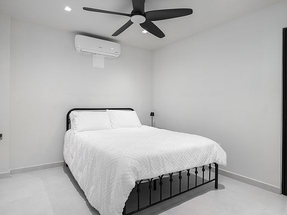 4th image of 306 Calle