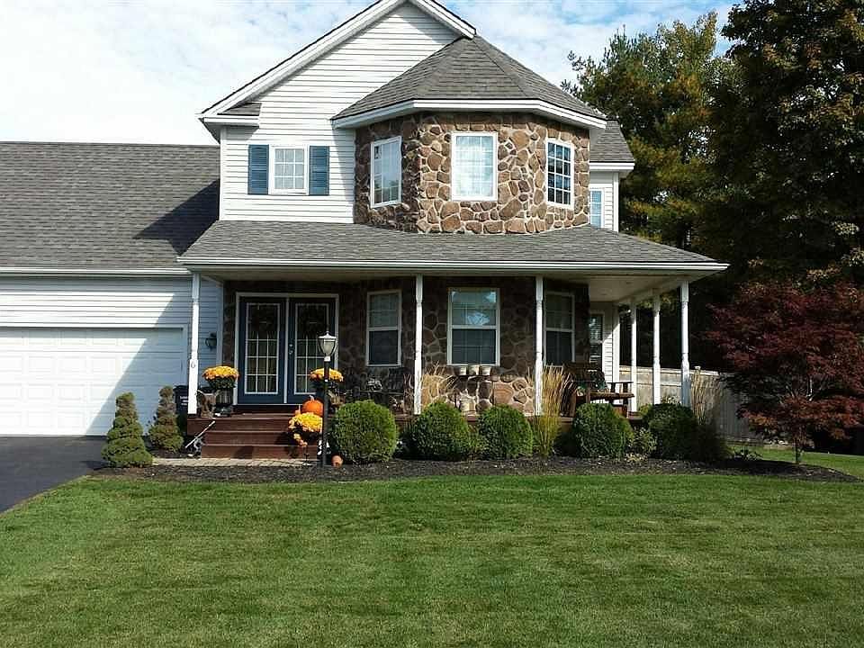 1st image of 6 Western Reserve Trl