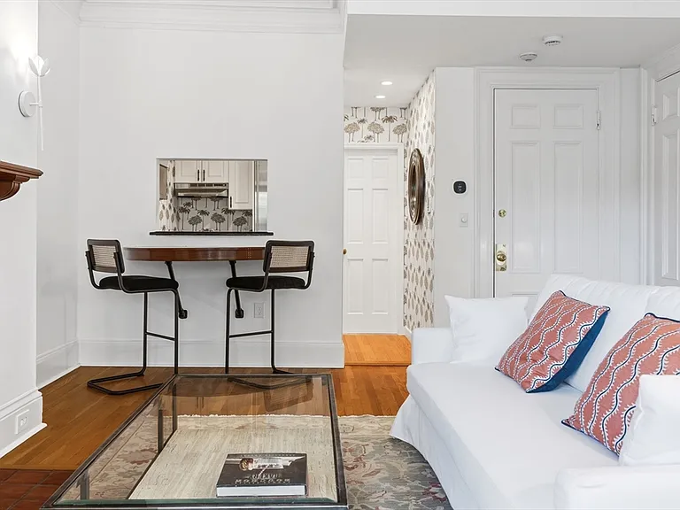 302 Commonwealth Ave #3 — Photo 13