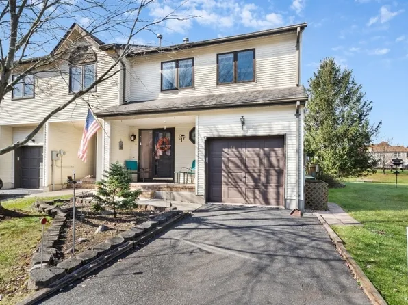 15 Maple Ct, Raritan Twp., NJ 08822