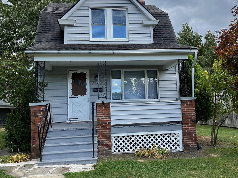 1st image of 2542 E 32nd St