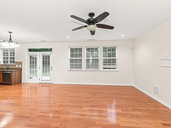 3rd image of 1150 Brookhill Way