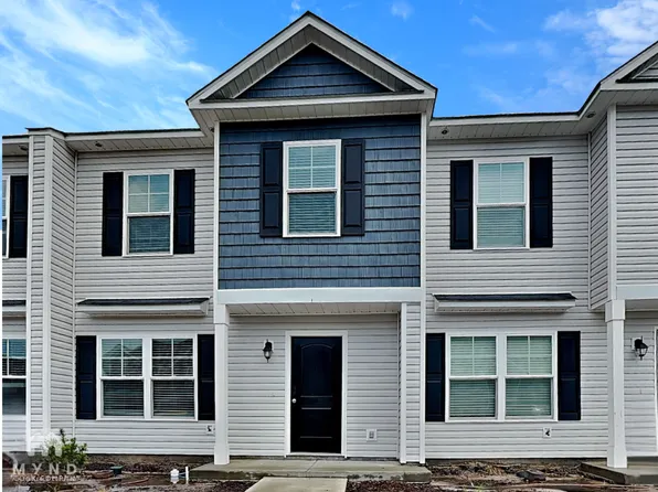 8 Cardinal Ct, Port Wentworth, GA 31407