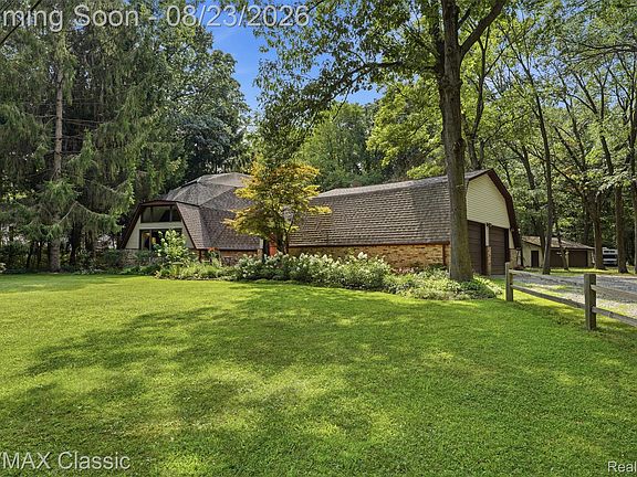 2nd image of 5109 Harvey Lake Rd