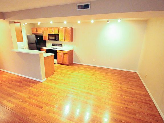 5th image of 4210 Endeavor Dr Unit 205