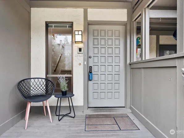 6546 Park Point Way NE #B-304, Seattle, WA 98115