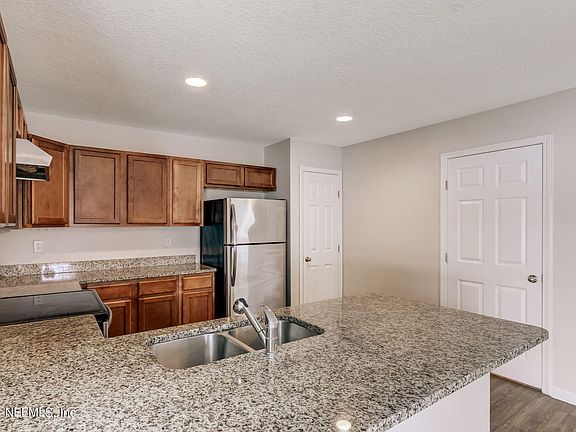 5th image of 8073 STUART Avenue
